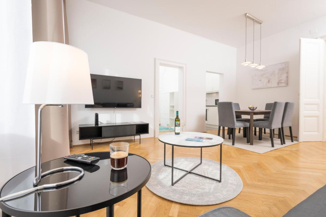 Luxury Suites Liechtenstein Wenen Buitenkant foto