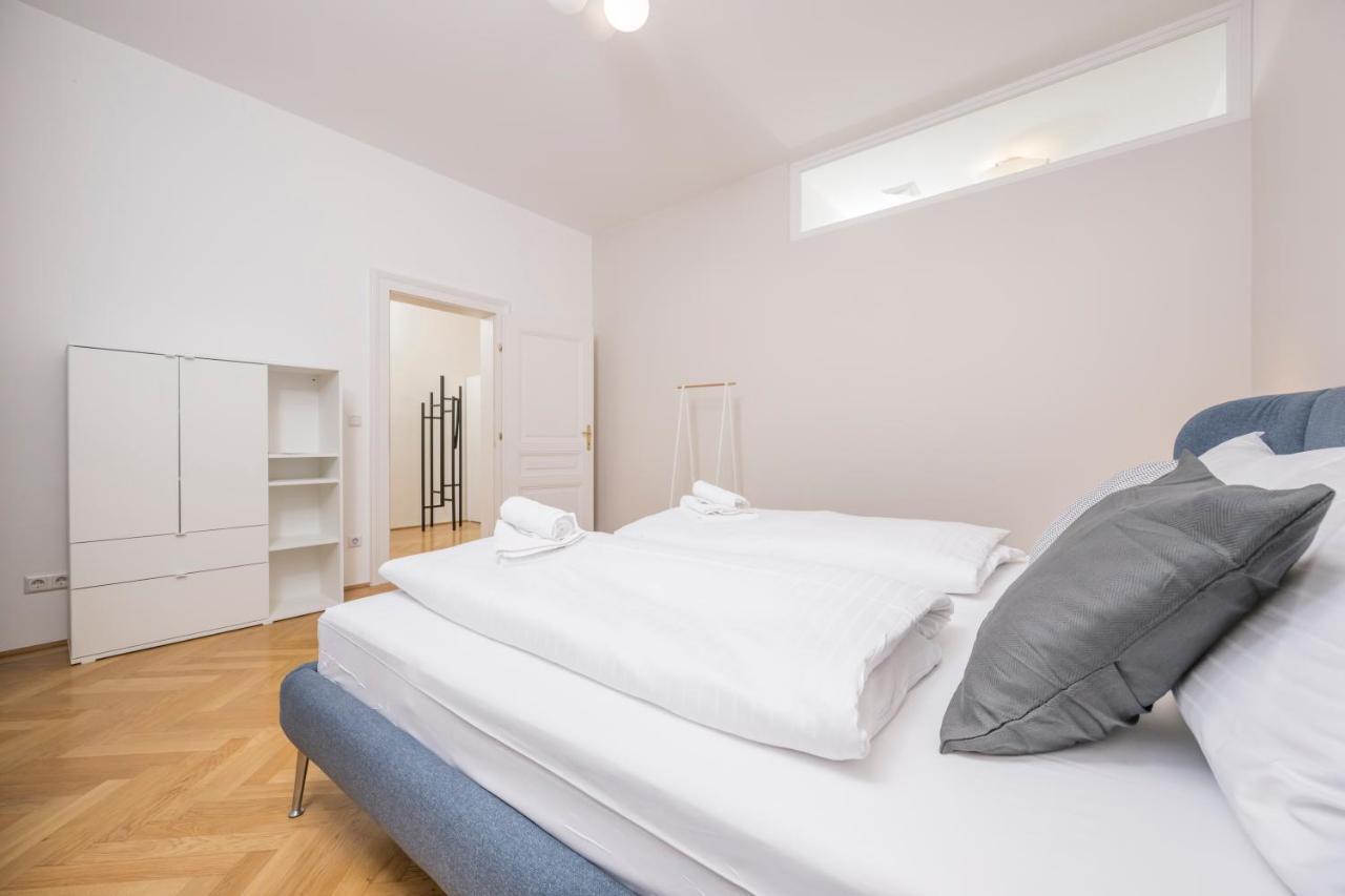 Luxury Suites Liechtenstein Wenen Buitenkant foto